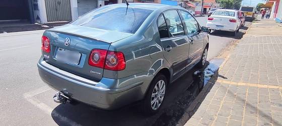 VOLKSWAGEN POLO SEDAN 1.6 MI 8V FLEX 4P AUTOMATIZADO
